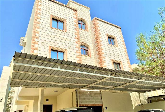 Villa Apartments for Rent in Madinat Khalifa North